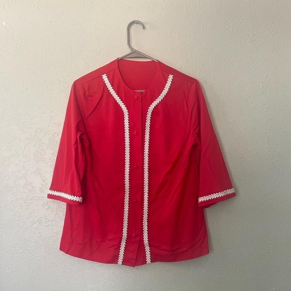 Women’s vintage red top